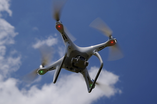 포토 JPG 해외이미지 하늘 사람없음 태양 카메라 스마트 로봇 프로펠러 드론 해외포토 자연요소 컨셉 전자제품 파일형식 이미지허브