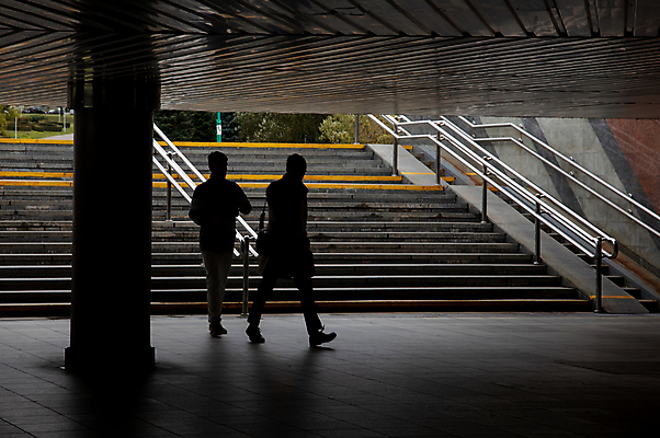 포토 JPG 해외이미지 직업 라이프스타일 여자 남자 지구 여행 비즈니스 교통시설 모션 스트레스 사람 성인 사람없음 세계 걷기 활발 기차 도시 시간 작업 조직 그룹 전철 역 군중 소프트포커스 속도 출퇴근 장면 승객 선로 해외포토 육상교통 교통 컨셉 대중교통 촬영기법 생활 시설 파일형식 이미지허브