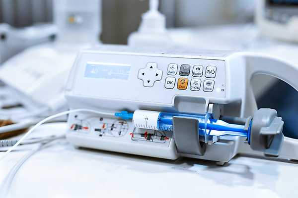 포토 JPG 해외이미지 디자인 백그라운드 텍스트 실내 건강 병원 주사기 사람없음 치료 약 우주 스크린 방 장비 흐름 환자 의사 기구 긴급 수술 질병 오브젝트 서비스 시설 전자 시스템 튜브 주사약 외과 펌프 순서 돌봄 복용 자동 투입 목업 해외포토 컨셉 의학 의료기기 모션 내부 의료진 파일형식 이미지허브