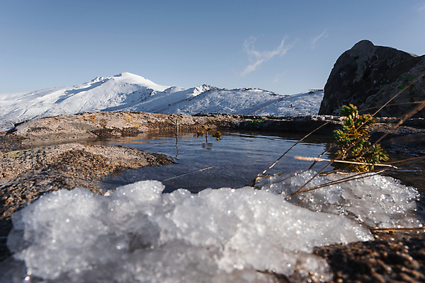 포토 JPG 해외이미지 구름 계절 호수 여행 백그라운드 신발 겨울 자연 하늘 성공 휴가 스키 산 파노라마 그림자 사람 풍경 사람없음 야외 가로 관광지 태양 얼음 하이킹 흰색 정상 언덕 빙하 서리 웅덩이 산봉우리 눈보라 절정 제설기 수평선 산맥 해외포토 자연요소 컬러 컨셉 레저 겨울스포츠 눈_날씨 촬영기법 생태계 봉우리 제설 파일형식 이미지허브