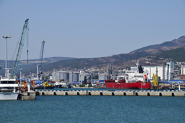 포토 JPG 해외이미지 산업 바다 교통시설 등대 풍경 사람없음 가로 초록색 물 경제 파란색 쇼핑 강 항구 황혼 장비 화물 도시 만 상품 컨테이너 기중기 무역 함선 상업 머리위 포트 무거움 라트비아 수입 옛날 해외포토 자연요소 컬러 교통 배_교통 북유럽 일몰 운송업 중장비 무게 시설 파일형식 이미지허브