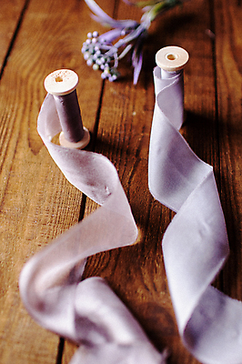 포토 JPG 해외이미지 꽃 리본 분홍색 조각 백그라운드 곡선 장신구 휴가 기술 선물 미술 이벤트 취미 사람없음 장식 초록색 세트 유행 흰색 직물 인사 면 화려 파마 우아함 닫기 바느질 실크 오브젝트 롤 테이프 실타래 패키지 수공예 고립 핸드메이드 스타일 해외포토 식물 헤어스타일 선 컬러 컨셉 모션 문화예술 문구용품 예절 공예 파일형식 이미지허브