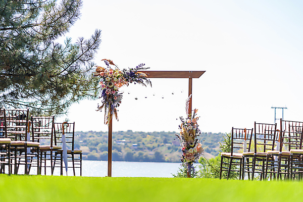 포토 JPG 해외이미지 디자인 공원 꽃 결혼 백그라운드 꽃무늬 의자 자연 하늘 결혼식 휴가 기념 사랑 이벤트 사람없음 야외 목재 장식 초록색 갈색 파티 정원 시골 축하 고급 우아함 숲 배열 꽃집 묘사 통로 아치 약혼 설정 해외포토 나무 식물 공공시설 감정 컬러 가구 컨셉 무늬 재료 상점 생태계 약속 파일형식 이미지허브
