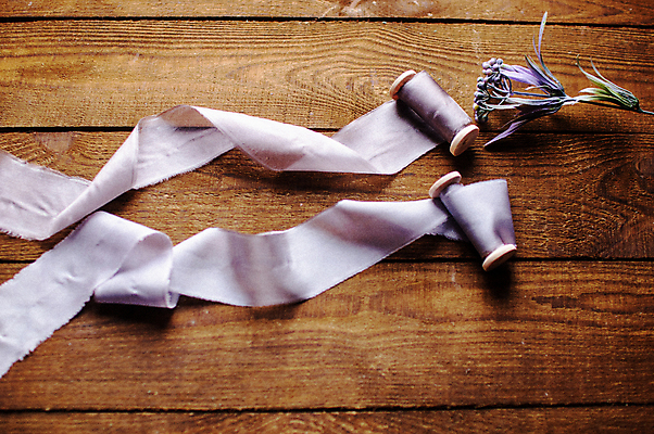 포토 JPG 해외이미지 라이프스타일 디자인 리본 밧줄 결혼 백그라운드 컨셉 패턴 탁자 표면 넥타이 쟁반 사람없음 목재 장식 컬러풀 보라색 축제 수확 시골 축하 직물 인사 면 생일 가장자리 소프트포커스 실크 오브젝트 유기농 붕대 좁은 캔버스 초대 위치 찢어짐 내추럴 구성 달리기선수 페스츄리 핸드메이드 목업 해외포토 나무 웰빙 잡화 기념일 줄 빵 컬러 가구 무늬 농업 재료 모션 촬영기법 이벤트 생활 예절 둘레 육상선수 파일형식 이미지허브