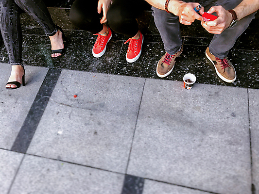 포토 JPG 해외이미지 직업 여자 남자 산업 벤치 비즈니스 사업가 포옹 성공 협력 설계 아이디어 함께함 창조 대화 사람 앉기 성인 사람없음 야외 캐주얼 도시 작업 비즈니스맨 비즈니스우먼 작업장 종업원 동료 다인종 성인만 카피스페이스 해외포토 옷 컨셉 의자 관계 안기 모션 말하기 인종 공백 직장인 파일형식 이미지허브