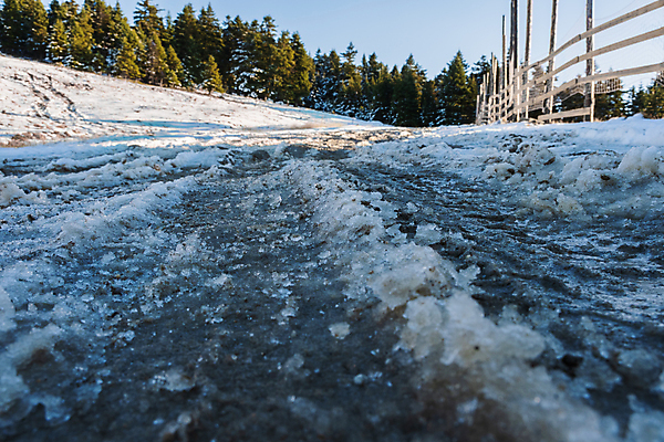 포토 JPG 해외이미지 모양 계절 도로 교통수단 백그라운드 겨울 패턴 자동차 자연 표면 날씨 추상 건조 사람없음 야외 가로 하이앵글 환경 얼음 바퀴 지저분함 발자국 오솔길 땅 방향 질감 먼지 점토 진흙 트랙터 짐차 내추럴 땅바닥 방법 끈적임 해외포토 자연요소 길 육상교통 뷰포인트 교통 무늬 교통시설 자국 바닥 감각 농기계 생태계 특수차량 파일형식 이미지허브