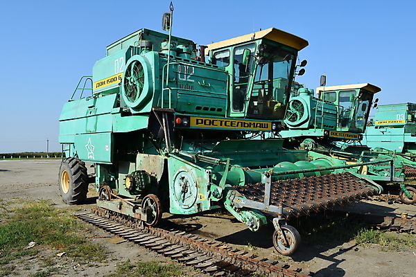 포토 JPG 해외이미지 식물 직업 산업 음식 2 밭 농업 자연 밥 옥수수 풍경 사람없음 농작물 농장 노란색 쌓기 교수 기계 수확 성장 가을 시골 작업 황금 볏짚 결합 낟알 자르기 시리얼 수집 트랙터 무거움 밀짚 밭일 세련 해외포토 계절 컬러 모션 곡류 교사 무게 짚 농기계 생태계 특수차량 파일형식 이미지허브