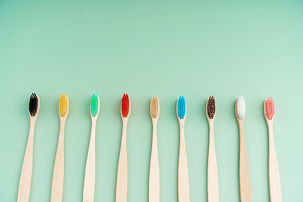 포토 JPG 해외이미지 사람없음 칫솔 오브젝트 에코 친환경 일렬 에코라이프 위생관리 친환경제품 카피스페이스 초록배경 대나무칫솔 다회용품 해외포토 라이프스타일 백그라운드 관리 초록색 위생용품 환경 공백 재활용품 파일형식 이미지허브