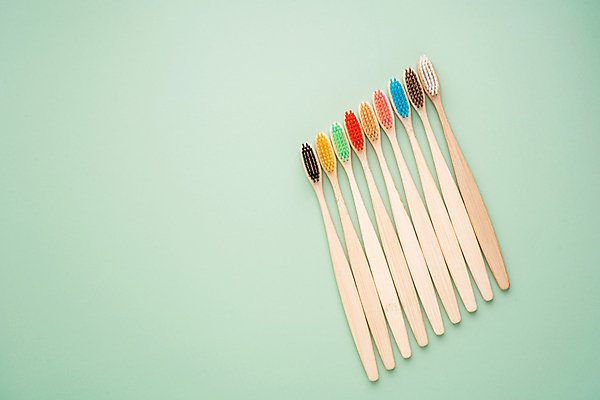 포토 JPG 해외이미지 사람없음 칫솔 오브젝트 에코 친환경 일렬 에코라이프 위생관리 친환경제품 카피스페이스 초록배경 대나무칫솔 다회용품 해외포토 라이프스타일 백그라운드 관리 초록색 위생용품 환경 공백 재활용품 파일형식 이미지허브