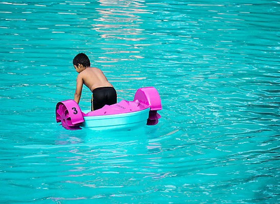 포토 JPG 해외이미지 공원 호수 어린이 바다 여행 일러스트 가족 자연 휴가 사람없음 야외 초록색 물 파란색 컬러풀 노란색 흰색 보트 고립 페달 해외포토 자연요소 공공시설 컬러 배_교통 관계 사람 생태계 파일형식 이미지허브