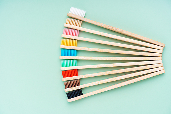 포토 JPG 해외이미지 사람없음 칫솔 오브젝트 에코 친환경 일렬 에코라이프 위생관리 친환경제품 카피스페이스 초록배경 대나무칫솔 다회용품 해외포토 라이프스타일 백그라운드 관리 초록색 위생용품 환경 공백 재활용품 파일형식 이미지허브