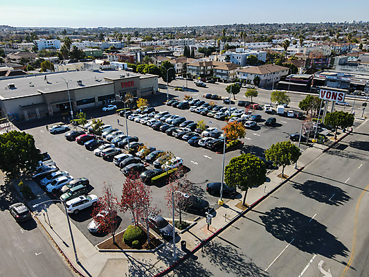 포토 JPG 해외이미지 라이프스타일 외관 잡화 가방 회사 비즈니스 자동차 천사 사람없음 경제 쇼핑 세일 상점 미국 카트 오픈 시장 구매 상품 주차 쇼핑몰 고객 심볼 사인 상업 캘리포니아 타운 슈퍼마켓 로스앤젤레스 조감도 해외포토 육상교통 북아메리카 생활 도시 파일형식 이미지허브