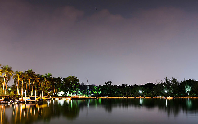 포토 JPG 해외이미지 나무 호수 자연 하늘 사람없음 야외 가로 물 여름 강 컬러풀 태양 반사 맑음 황혼 일몰 장노출 해외포토 자연요소 식물 계절 컬러 날씨 촬영기법 노을 생태계 파일형식 이미지허브