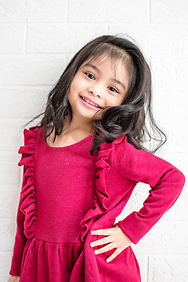 포토 JPG 해외이미지 백인 모델 여자 딸 행복 얼굴 어린이 포즈 백그라운드 한명 사람 뷰티 유행 귀여움 달콤 작음 해외포토 서양인 1 감정 컨셉 가족 신체부위 맛 크기 파일형식 이미지허브