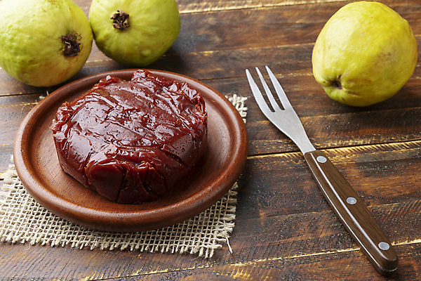포토 JPG 해외이미지 전통 접시 음식 과일 디저트 사람없음 목재 빨간색 초록색 농장 시골 신선 달콤 맛 잼 설탕 마멀레이드 핸드메이드 브라질사람 해외포토 나무 식기 컬러 컨셉 농업 재료 소스_음식 파일형식 이미지허브