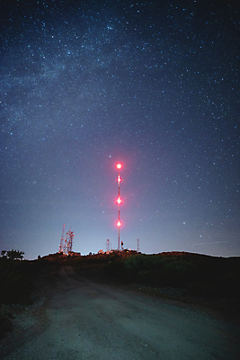 포토 JPG 해외이미지 별 인터넷 하늘 세포 안테나 사람없음 스마트폰 탑 인공위성 연결 서비스 와이파이 셀룰러 해외포토 자연요소 건축물 통신 핸드폰 스마트기기 무선인터넷 파일형식 이미지허브