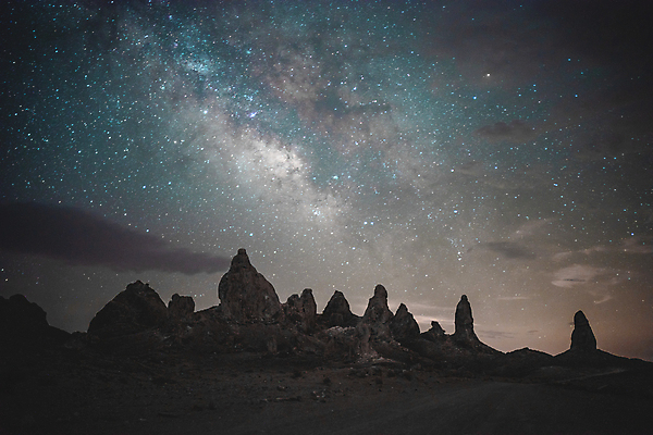 포토 JPG 해외이미지 별 자연 밤하늘 사람없음 야외 사막 암석 분위기 야간 감성 몽환 해외포토 자연요소 컨셉 하늘 돌_바위 생태계 파일형식 이미지허브