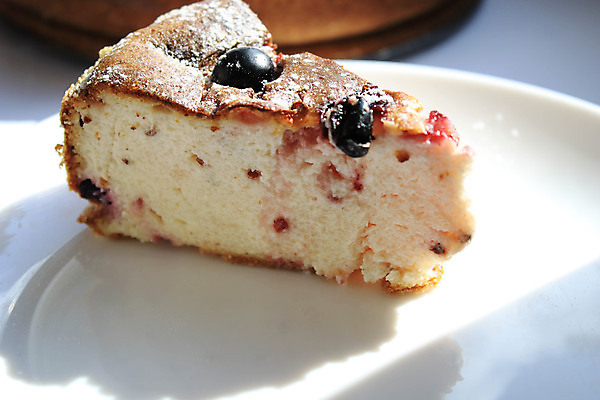 포토 JPG 해외이미지 그릇 접시 계절 열매 음식 조각 백그라운드 과일 부분 탁자 디저트 치즈 건강 요리 사람없음 장식 갈색 케이크 식사 저녁식사 빵집 흰색 시골 달콤 맛 아침식사 굽기 먹기 레몬 민트 크림 시골집 블루베리 푸딩 점심식사 바닐라 캐서롤 페스츄리 핸드메이드 해외포토 식물 식기 빵 컬러 가구 컨셉 모션 유제품 주택 상점 용기_그릇 구이 허브 파일형식 이미지허브