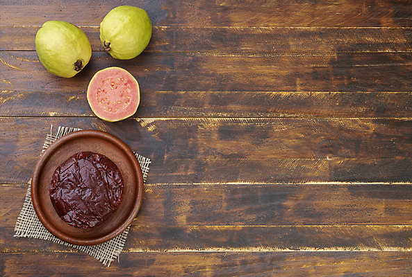 포토 JPG 해외이미지 전통 접시 음식 과일 디저트 치즈 사람없음 목재 빨간색 초록색 농장 시골 신선 달콤 맛 잼 설탕 마멀레이드 핸드메이드 카피스페이스 브라질사람 해외포토 나무 식기 컬러 컨셉 농업 재료 유제품 공백 소스_음식 파일형식 이미지허브