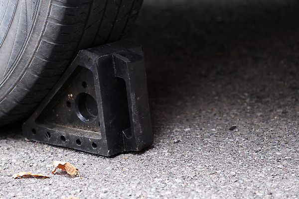 포토 JPG 해외이미지 잎 자동차 손잡이 안전 사람없음 야외 옆모습 검은색 차도 가을 잡기 도움 바퀴 아스팔트 오브젝트 보안 타이어 먼지 밟기 고무 땅바닥 자동 지원 해외포토 식물 계절 도로 육상교통 뷰포인트 컬러 컨셉 모션 바닥 파일형식 이미지허브