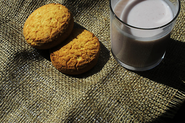 포토 JPG 해외이미지 음료 음식 백그라운드 크리스마스 다이어트 과일 유리 탁자 딸기 아침 디저트 바나나 건강 식이요법 사람없음 목재 쿠키 우주 검은색 우유 수확 흰색 시골 신선 달콤 맛 아침식사 상품 먹기 유기농 요거트 박테리아 내추럴 고립 바닐라 오트밀 채식주의자 페스츄리 핸드메이드 비건 해외포토 주간 나무 웰빙 기념일 빵 컬러 가구 컨셉 농업 재료 의학 모션 재질 유제품 식사 채식 파일형식 귀리 이미지허브