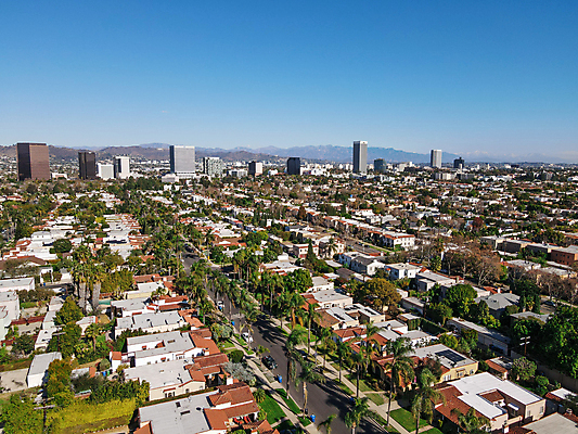 포토 JPG 해외이미지 나무 도로 교통시설 자동차 하늘 천사 거리 아파트 주택 건설업 풍경 사람없음 야외 건물 초록색 여름 파란색 탑 고층빌딩 미국 도시 뜨거움 도심 중앙 빌라 캘리포니아 지역 커뮤니티 스카이라인 이웃 할리우드 로스앤젤레스 개발 교외 조감도 해외포토 식물 건축물 계절 산업 길 육상교통 컬러 교통 북아메리카 빌딩 시설 파일형식 이미지허브