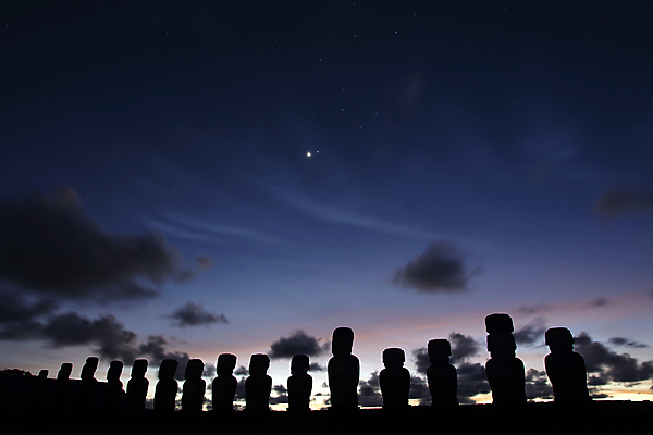포토 JPG 해외이미지 실루엣 별 문화 조각 섬 여행 하늘 사람없음 야외 파란색 조각상 일출 골동품 그룹 남아메리카 야간 신비 태평양 폴리네시아 칠레 옛날 해외포토 자연요소 바다 컬러 컨셉 촬영기법 아메리카 조형물 노을 오세아니아 파일형식 이미지허브