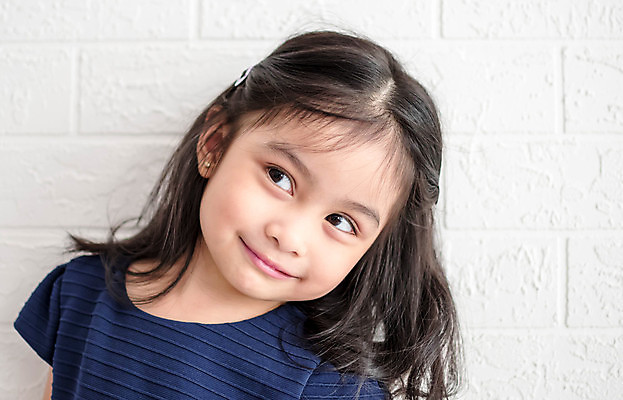 포토 JPG 해외이미지 백인 여자 행복 얼굴 어린이 포즈 백그라운드 한명 미소 사람 뷰티 유행 흰색 작음 고립 해외포토 서양인 1 감정 컬러 표정 신체부위 크기 파일형식 이미지허브