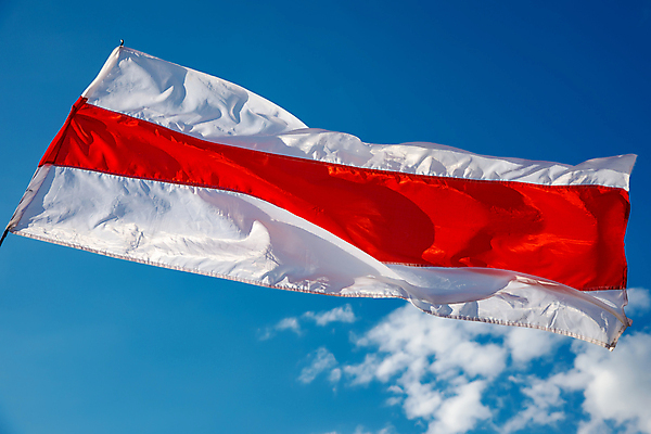 포토 JPG 해외이미지 디자인 유럽 포스터 포즈 백그라운드 컨셉 새로움 거리 미술 사람 사람없음 그래픽 빨간색 자유 흰색 깃발 역사 뉴스 경찰 보호 토론 투표 선거 민주주의 심볼 사인 혁명 대통령 독립 벨로루시 위기 전국 정부 지원 참여 항의 해외포토 직업 나라 컬러 문화예술 파일형식 이미지허브