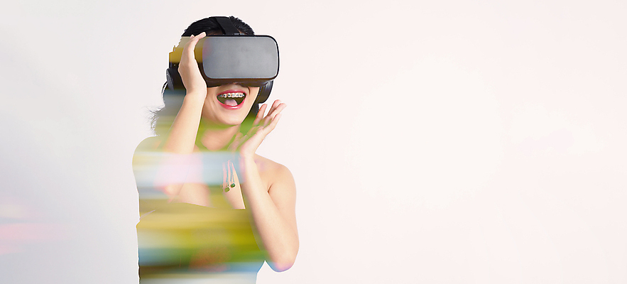 포토 JPG 해외이미지 1 여자 행복 아시아 안경 여행 백그라운드 인터넷 미래 고글 한명 미소 사람 동양인 3D 디지털 스크린 헤드폰 중국 터치 게임 체험 스마트 비전 동영상 혁명 웨어러블 가상 가상현실 인터랙티브 현실 해외포토 잡화 감정 나라 음향기기 컨셉 놀이 표정 인종 디지털합성 파일형식 이미지허브