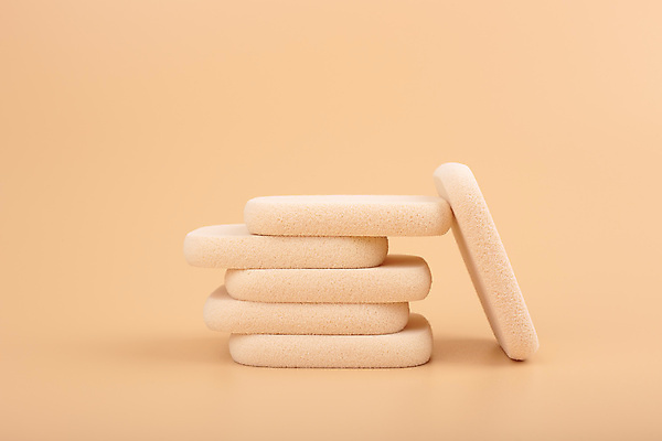 포토 JPG 해외이미지 여자 얼굴 컨셉 장신구 사람없음 치료 뷰티 유행 쌓기 화장품 장비 도구 공구 붓 화려 그룹 닫기 어플리케이션 상품 가루 피부 오브젝트 피부관리 정사각형 만들기 부드러움 고무 스펀지 삭제 돌봄 수분크림 해외포토 도형 의학 모션 사람 신체부위 감각 파일형식 이미지허브