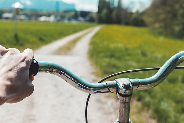 포토 JPG 해외이미지 라이프스타일 도로 여행 컨셉 장신구 교통시설 휴가 휴식 거리 사람없음 환경 자전거 공백 농촌 절도 복고 출퇴근 타이어 장면 보험 반사경 블러 통근 카피스페이스 해외포토 길 교통 비즈니스 생활 바이크 시골 범죄 시설 출근 파일형식 이미지허브