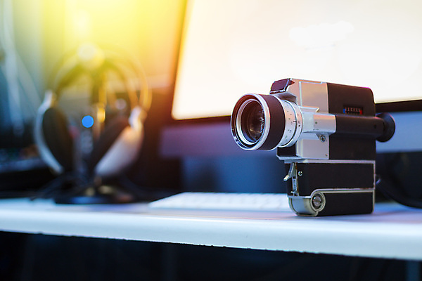 포토 JPG 해외이미지 라이프스타일 포즈 취미 사람없음 컴퓨터 햇빛 태양 축제 텔레비전 작업실 클래식 휴대용 자르기 영화관 필름 그림 아날로그 캠코더 옛날 해외포토 자연요소 컨셉 모션 생활 전자제품 카메라 극장 오브젝트 파일형식 이미지허브