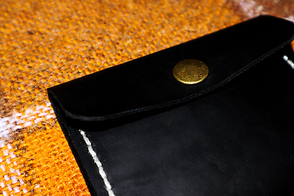 포토 JPG 해외이미지 손 디자인 남자 백그라운드 컨셉 돈 비즈니스 성공 사람없음 목재 금융 쇼핑 갈색 유행 검은색 신용카드 지갑 재산 우아함 닫기 구매 상품 주머니 가죽 오브젝트 질감 소매 내추럴 핸드메이드 스타일 해외포토 나무 컬러 재료 모션 사람 신체부위 경제 파일형식 이미지허브