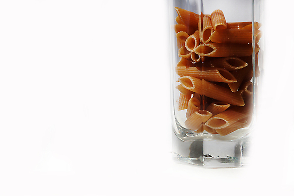 포토 JPG 해외이미지 전통 접시 음식 조각 백그라운드 다이어트 재료 건조 파스타 건강 스파게티 요리 사람없음 펜 노란색 식사 이탈리아 흰색 그룹 큼 자르기 밀 지중해 기아 싱글 질감 날것 튜브 창백 고립 마카로니 생식 실린더 탄수화물 펜네 해외포토 식기 유럽 바다 컬러 모션 곡류 서양음식 필기구 크기 사회이슈 파스타면 파일형식 이미지허브