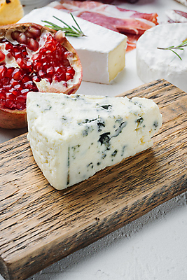 포토 JPG 해외이미지 치즈 사람없음 석류 나무도마 블루치즈 까망베르치즈 고르곤졸라치즈 해외포토 과일 유제품 도마 목재 파일형식 이미지허브