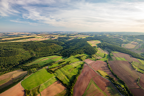 포토 JPG 해외이미지 나무 식물 농업 자연 하늘 산 독일 풍경 사람없음 강 햇빛 농경지 마을 맑음 농촌 도시 숲 언덕 그림 포도밭 조감도 산맥 해외포토 유럽 산업 밭 날씨 태양 농장 시골 생태계 파일형식 이미지허브