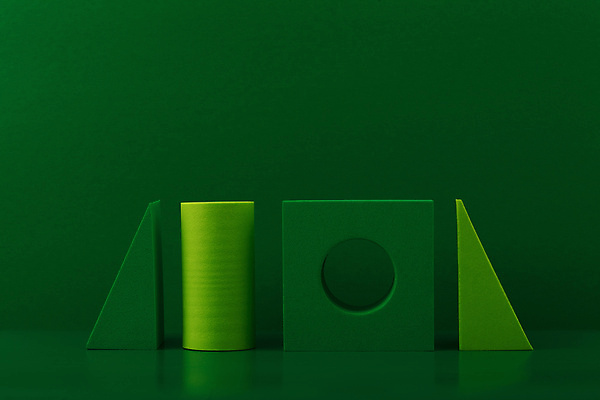 포토 JPG 해외이미지 스튜디오촬영 실내 사람없음 초록색 3D 사각형 원형 구멍 삼각형 오브젝트 일렬 원기둥 입체도형 목업 초록배경 해외포토 도형 컬러 백그라운드 내부 입체 디지털합성 파일형식 이미지허브