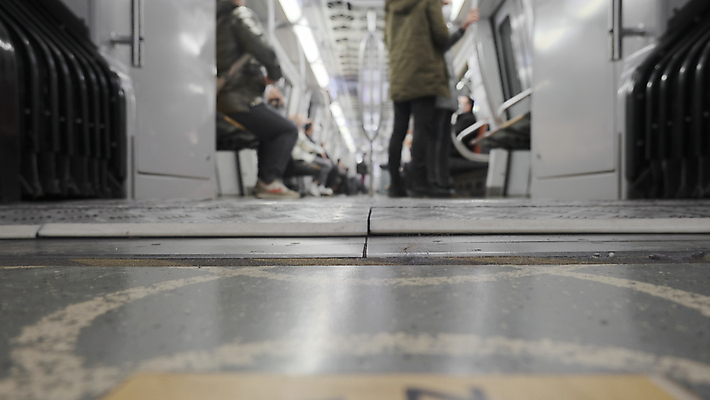 포토 JPG 해외이미지 여행 교통시설 출입구 거리 건강 서기 사람 사람없음 내부 도시 기다림 터널 바이러스 전철 승차 도착 입장 시작 출발 바쁨 승객 지하 일반 단상 해외포토 길 육상교통 교통 컨셉 모션 대중교통 시설 파일형식 이미지허브