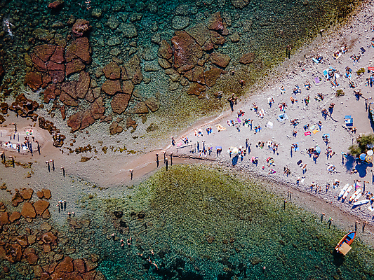 포토 JPG 해외이미지 유럽 모래 바다 섬 여행 자연 휴가 안테나 파노라마 사람없음 야외 물 파란색 관광지 이탈리아 만 지중해 휴양지 파라다이스 해외포토 자연요소 나라 컬러 통신 촬영기법 장소 생태계 파일형식 이미지허브