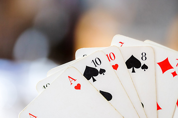 포토 JPG 해외이미지 사람없음 아웃포커스 트럼프 도박 포커 해외포토 촬영기법 놀이용품 게임 파일형식 이미지허브