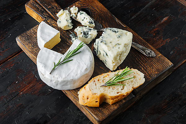 포토 JPG 해외이미지 치즈 사람없음 바게트 나무도마 블루치즈 까망베르치즈 고르곤졸라치즈 해외포토 빵 유제품 도마 목재 파일형식 이미지허브