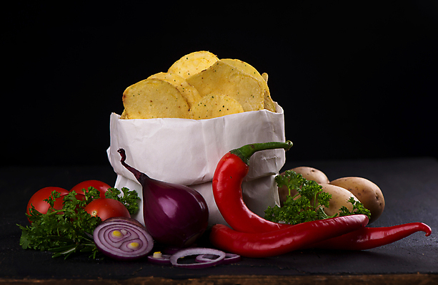 포토 JPG 해외이미지 토마토 고추 감자 파슬리 사람없음 종이봉투 가득함 감자칩 샬롯 해외포토 채소 양파 봉투 과자 칩_음식 파일형식 이미지허브