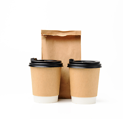 포토 JPG 해외이미지 실내 사람없음 종이봉투 자연보호 일회용 오브젝트 흰배경 에코 테이크아웃컵 제로웨이스트 해외포토 백그라운드 자연 봉투 내부 컵 환경 그린캠페인 흰색 보호 사회이슈 파일형식 이미지허브