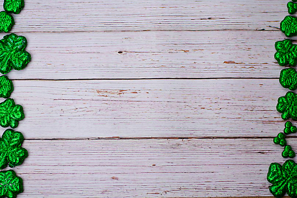 포토 JPG 해외이미지 모양 행복 문화 백그라운드 무지개 잎 날씨 휴가 전등 바닥 이벤트 사람없음 목재 장식 초록색 빛 봄 축하 인사 최고 4 행운 재산 황금 우아함 성자 클로버 토끼풀 널 심볼 고민 질감 초대 꽃가루 아일랜드 마법 패티 논밭 파케트 해외포토 자연요소 나무 식물 계절 감정 유럽 종교 컬러 컨셉 밭 재료 조명 논 금융 숫자 예절 가루 파일형식 이미지허브