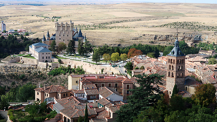 포토 JPG 해외이미지 도로 여행 밭 건축양식 자연 지붕 산 주택 파노라마 풍경 사람없음 야외 건물 교회 계곡 도시 재산 언덕 타운 옛날 해외포토 건축물 건축 길 농업 종교건축 교통시설 촬영기법 금융 생태계 파일형식 이미지허브