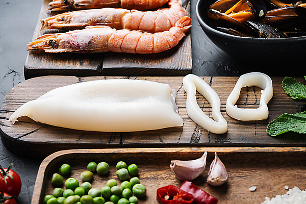 포토 JPG 해외이미지 전통 접시 음식 백그라운드 밥 검은배경 조개 새우 연체동물 육류 요리 사람없음 검은색 치킨 튀김 스페인 지중해 해산물 질감 날것 홍합 성분 생식 스페인어 콘크리트 타파스 해외포토 식기 유럽 바다 컬러 식재료 어패류 무척추동물 갑각류 애피타이저 닭고기요리 파일형식 이미지허브