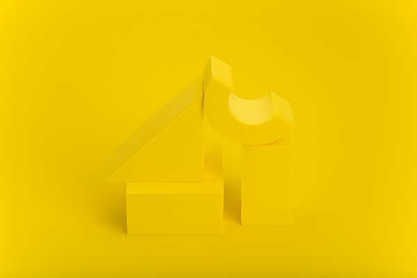 포토 JPG 해외이미지 스튜디오촬영 실내 사람없음 노란색 3D 쌓기 사각형 삼각형 오브젝트 직사각형 노란배경 입체도형 목업 해외포토 도형 컬러 백그라운드 모션 내부 입체 디지털합성 파일형식 이미지허브