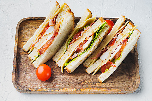 포토 JPG 해외이미지 조각 방울토마토 단면 샌드위치 사람없음 신선 나무쟁반 플레이팅 해외포토 음식 토마토 쟁반 목재 상차림 파일형식 이미지허브