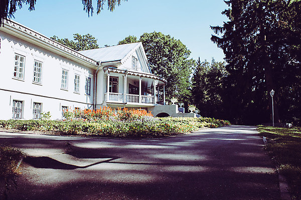 포토 JPG 해외이미지 나무 건축양식 창문 부동산 새로움 주택 잔디 사람없음 건물 목재 정원 맑음 희망 꿈 발코니 흰색 기둥 재산 큼 갑판 맨션 조경 리빙 패드 교외 뒤뜰 빅토리아 진짜 철책 헤딩 해외포토 식물 건축물 건축 감정 컬러 컨셉 배_교통 재료 날씨 금융 축구 크기 파일형식 이미지허브